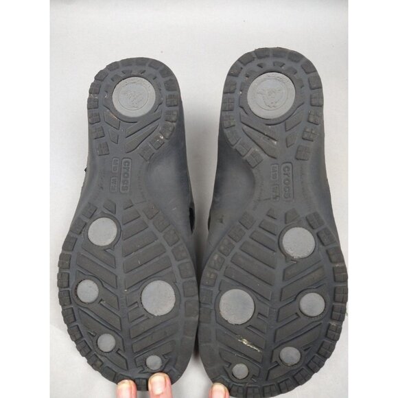 Crocs Mens 10 Black and Gray Flip Flops Women's Size 12 - Picture 6 of 13